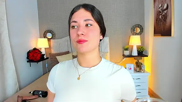 Snapshot of ValeryLovee chatting on February 2026 01:04:02 AM ValeryLovee online show from February 2026 01:04:02 AM