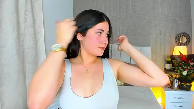 Snapshot of ValeryLovee chatting on February 2026 02:43:01 AM ValeryLovee online show from February 2026 02:43:01 AM