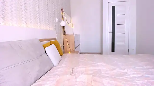 Snapshot of Kate_Ree chatting on February 2025 09:03:01 AM Kate Ree online show from February 2025 09:03:01 AM