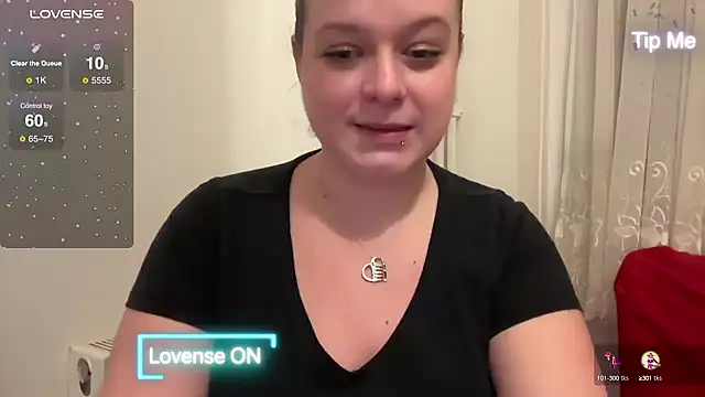 Snapshot of NaughtyWifeUK chatting on January 2025 11:12:01 PM NaughtyWifeUK online show from January 2025 11:12:01 PM