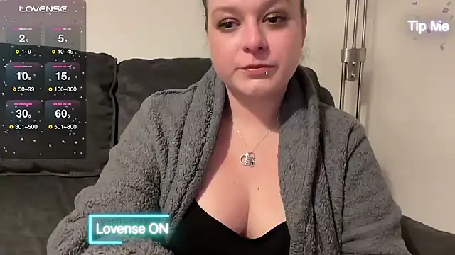 Snapshot of NaughtyWifeUK chatting on February 2025 11:23:02 PM NaughtyWifeUK online show from February 2025 11:23:02 PM