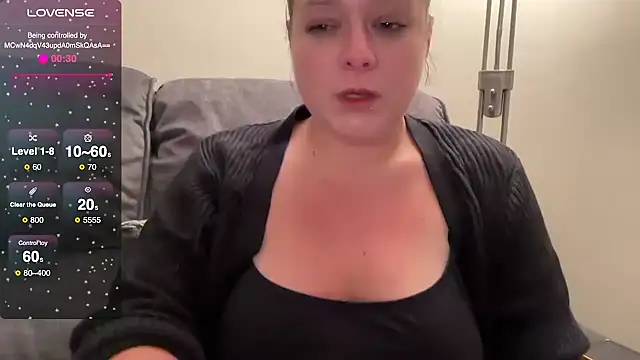 Snapshot of NaughtyWifeUK chatting on September 2025 12:25:02 AM NaughtyWifeUK online show from September 2025 12:25:02 AM