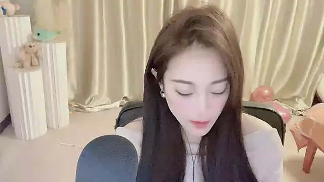 Snapshot of Daisy-77 chatting on January 2025 06:41:02 PM Daisy-77 online show from January 2025 06:41:02 PM