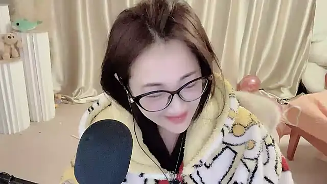 Snapshot of Daisy-77 chatting on January 2025 08:54:01 PM Daisy-77 online show from January 2025 08:54:01 PM