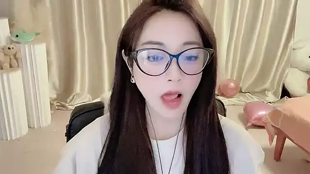 Snapshot of Daisy-77 chatting on January 2025 09:14:02 PM Daisy-77 online show from January 2025 09:14:02 PM