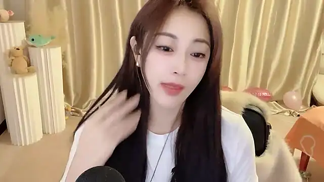 Snapshot of Daisy-77 chatting on January 2025 06:21:01 PM Daisy-77 online show from January 2025 06:21:01 PM