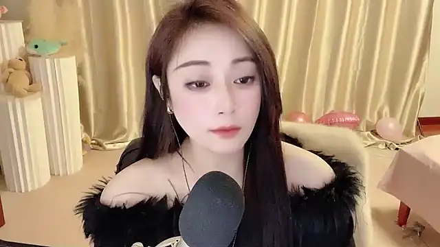 Snapshot of Daisy-77 chatting on February 2025 08:53:01 PM Daisy-77 online show from February 2025 08:53:01 PM