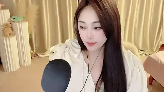 Snapshot of Daisy-77 chatting on February 2025 05:26:02 PM Daisy-77 online show from February 2025 05:26:02 PM