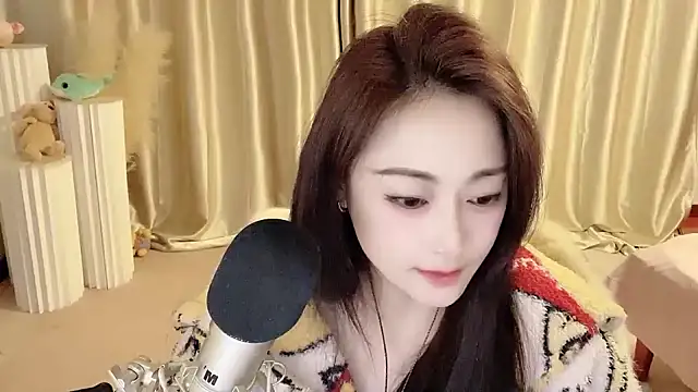 Snapshot of Daisy-77 chatting on February 2025 05:54:02 PM Daisy-77 online show from February 2025 05:54:02 PM