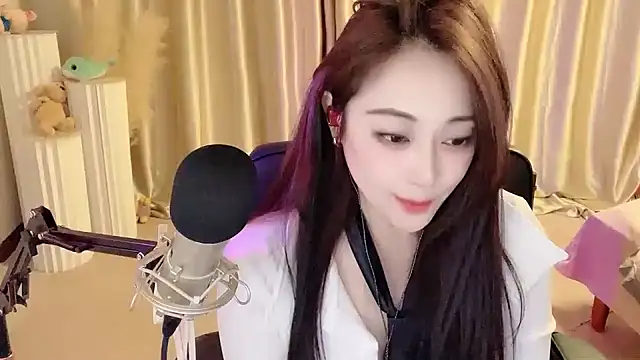 Snapshot of Daisy-77 chatting on February 2025 06:00:01 PM Daisy-77 online show from February 2025 06:00:01 PM