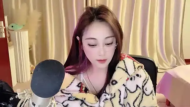 Snapshot of Daisy-77 chatting on March 2025 11:37:01 PM Daisy-77 online show from March 2025 11:37:01 PM