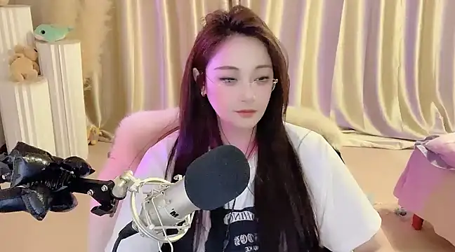 Snapshot of Daisy-77 chatting on March 2025 12:10:02 AM Daisy-77 online show from March 2025 12:10:02 AM