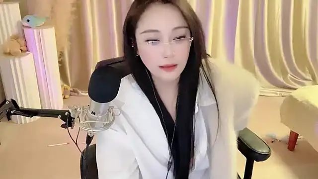 Snapshot of Daisy-77 chatting on March 2025 08:59:01 PM Daisy-77 online show from March 2025 08:59:01 PM