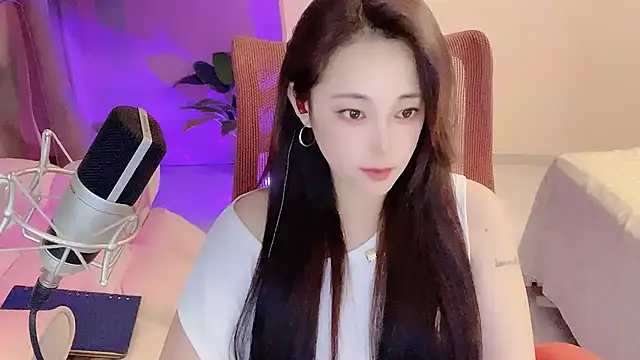 Snapshot of Daisy-77 chatting on September 2025 07:35:01 PM Daisy-77 online show from September 2025 07:35:01 PM