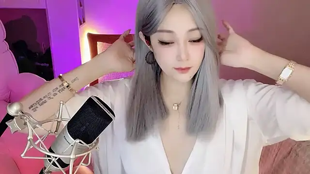 Snapshot of Daisy-77 chatting on October 2025 01:21:01 PM Daisy-77 online show from October 2025 01:21:01 PM