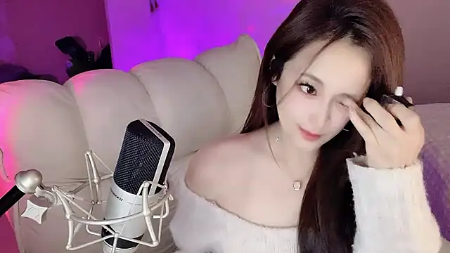 Snapshot of Daisy-77 chatting on November 2025 04:07:01 PM Daisy-77 online show from November 2025 04:07:01 PM