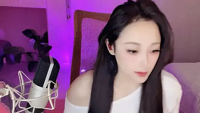 Snapshot of Daisy-77 chatting on November 2025 03:07:02 PM Daisy-77 online show from November 2025 03:07:02 PM