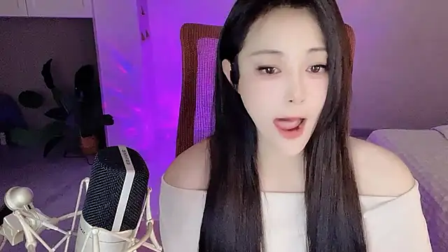 Snapshot of Daisy-77 chatting on November 2025 05:12:01 PM Daisy-77 online show from November 2025 05:12:01 PM