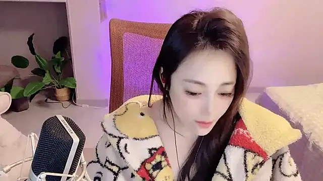 Snapshot of Daisy-77 chatting on December 2025 06:16:01 PM Daisy-77 online show from December 2025 06:16:01 PM