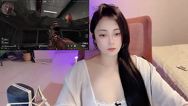 Daisy-77 online show from April 2026 01:05:01 PM