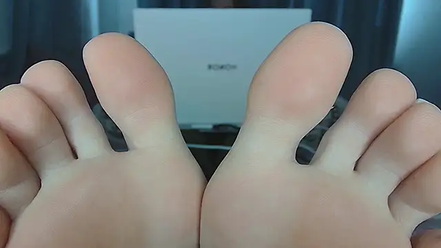 Snapshot of AgnesMillerS chatting on January 2026 11:01:02 AM AgnesMillerS online show from January 2026 11:01:02 AM