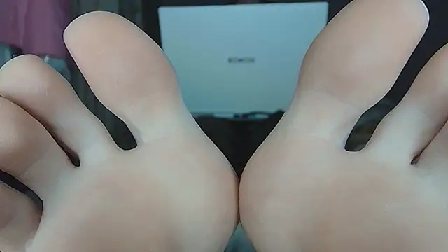 Snapshot of AgnesMillerS chatting on April 2026 09:10:01 AM AgnesMillerS online show from April 2026 09:10:01 AM