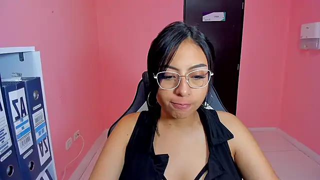 Snapshot of AlanaPetterson chatting on December 2024 12:55:01 PM AlanaPetterson online show from December 2024 12:55:01 PM