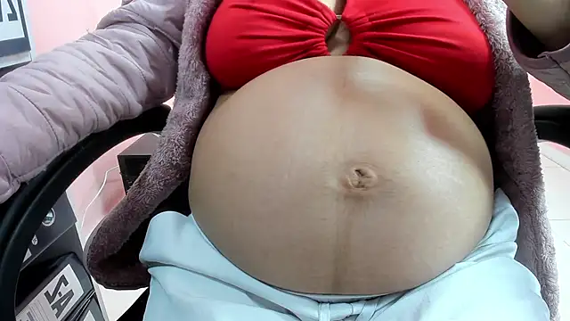 Snapshot of AlanaPetterson chatting on February 2025 02:37:01 PM AlanaPetterson online show from February 2025 02:37:01 PM