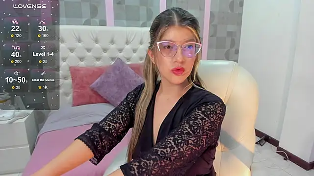 Snapshot of SEXMILLA_ chatting on March 2025 04:45:01 AM SEXMILLA  online show from March 2025 04:45:01 AM