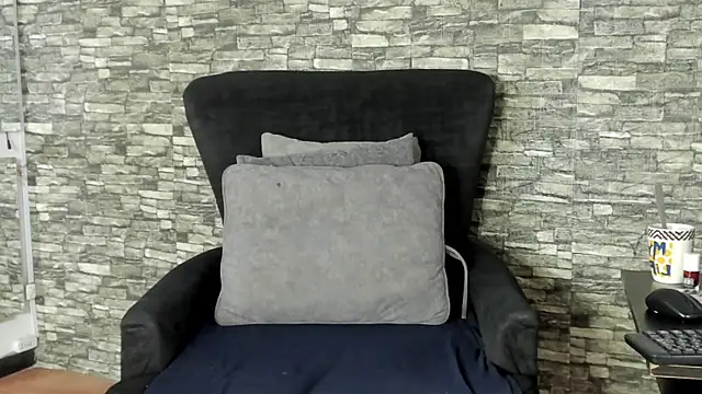 Snapshot of alondrabigtits chatting on November 2025 12:27:01 PM alondrabigtits online show from November 2025 12:27:01 PM