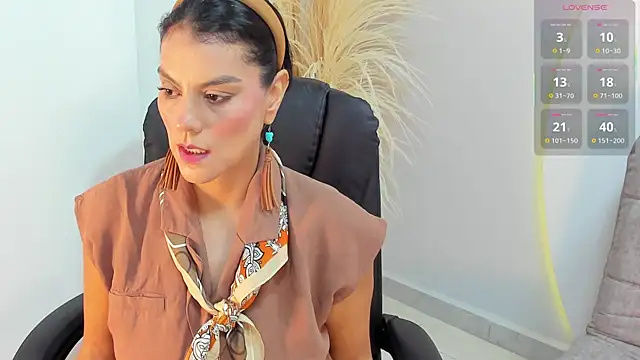 Ada Monroe10 online show from October 2025 01:34:02 PM