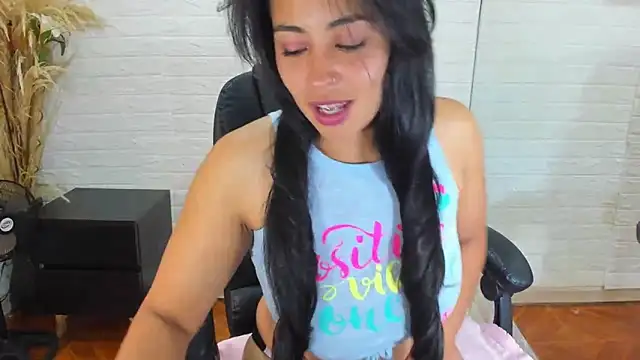 Aisha 09 online show from March 2025 06:52:01 PM