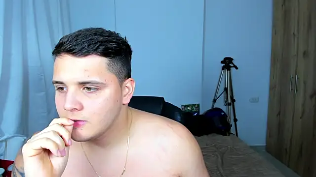 jhonstark09 online show from December 2024 04:35:02 PM