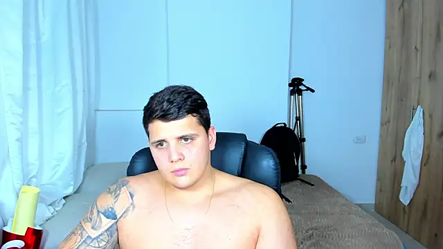 jhonstark09 online show from March 2025 10:11:01 PM