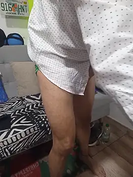 latinmartin73 online show from October 2025 10:54:02 PM