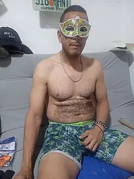 latinmartin73 online show from November 2025 08:29:01 PM