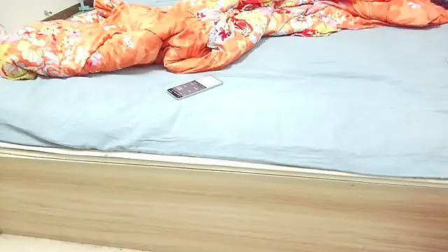 huzi518 online show from December 2025 01:02:01 AM