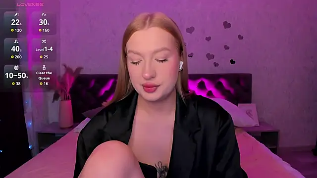 Emma  Leee online show from October 2025 11:46:01 PM