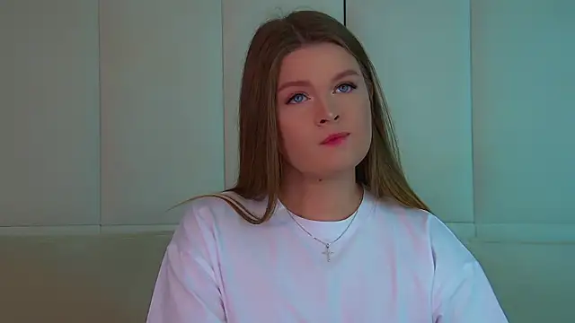 CrystalLyons online show from February 2026 06:34:01 AM