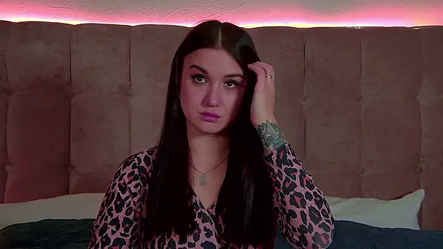 ChristinaMilton online show from November 2025 06:10:02 PM