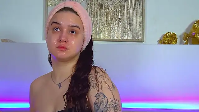 ChristinaMilton online show from March 2026 06:21:01 AM