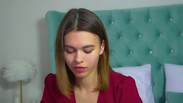 PollyLanders online show from March 2025 10:26:01 AM