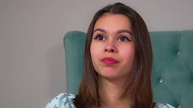 PollyLanders online show from November 2025 06:08:01 PM