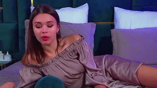 PollyLanders online show from March 2026 10:24:01 PM