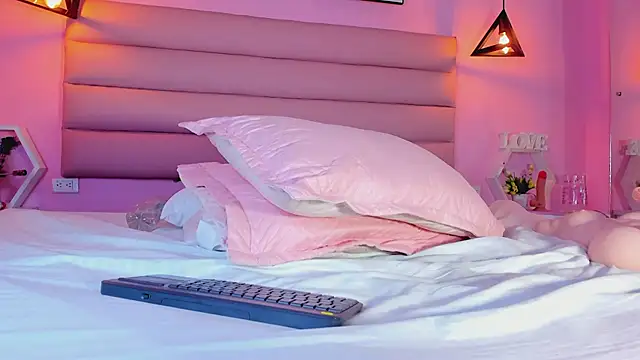 Katta Gil online show from March 2025 08:15:02 PM