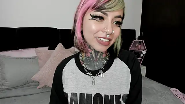 NikkiRamone online show from January 2025 06:24:02 PM