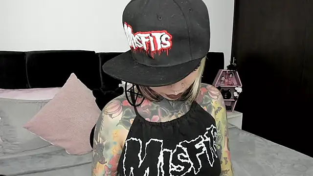 NikkiRamone online show from January 2025 11:56:02 AM