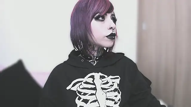 NikkiRamone online show from September 2025 11:32:02 AM