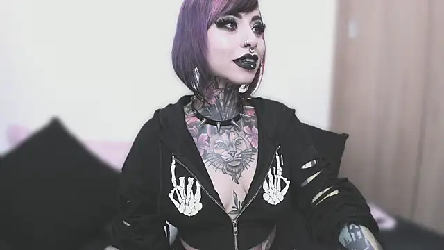 NikkiRamone online show from September 2025 11:10:01 AM