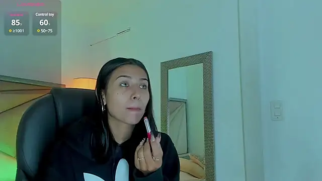 ZaraLim online show from March 2025 12:04:02 PM